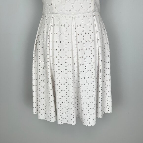 Trina Turk Womens White Sleeveless Fit Flare Dress Circle Cutout size 2 - Picture 3 of 11